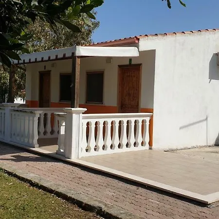 Gargano Village מלון